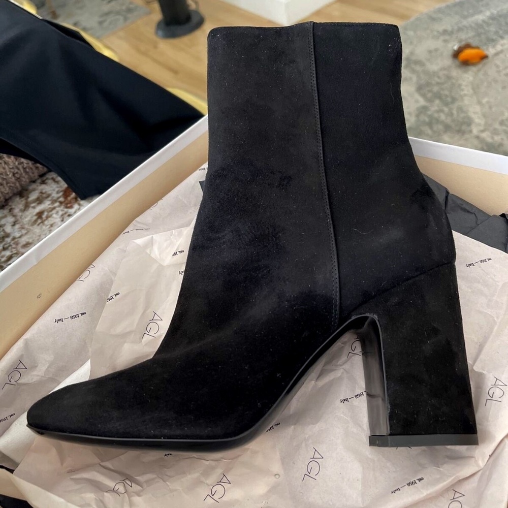 AGL Black suede Bootie Womens 10.5 NWT FABULOUS 3 7/8 heel